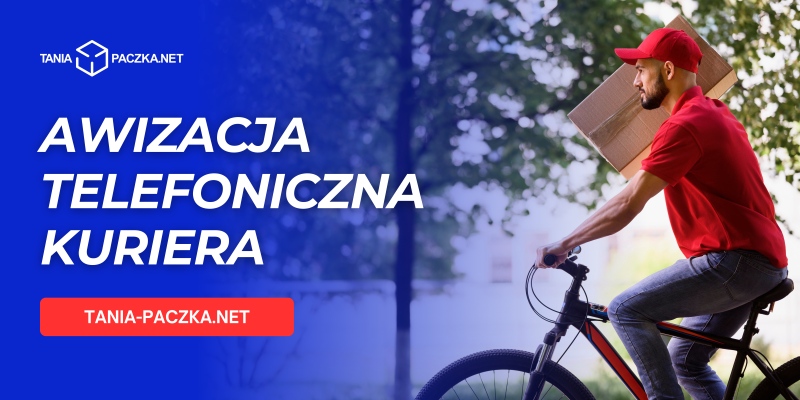 Smartfon z powiadomieniem SMS od kuriera o planowanej dostawie paczki, leżący obok laptopa.